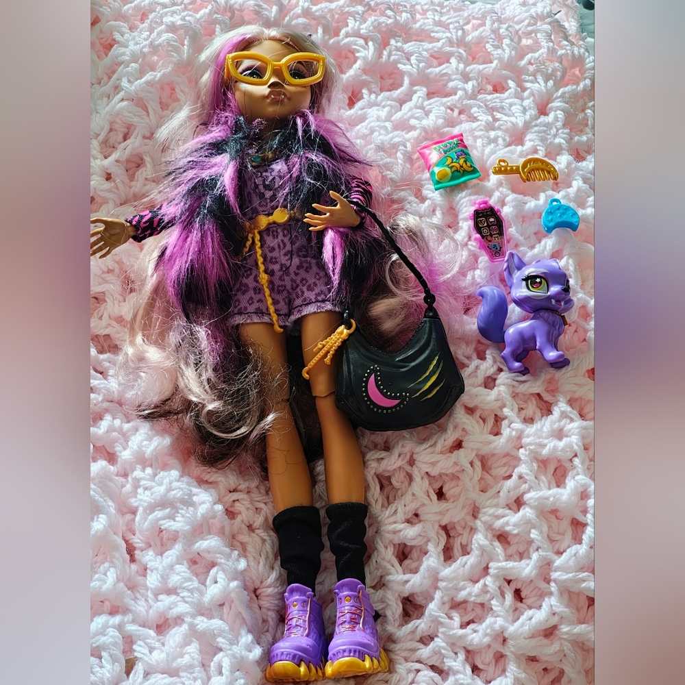 Mattel G3 Clawdeen Wolf Monster High Doll With Accessories And Pet